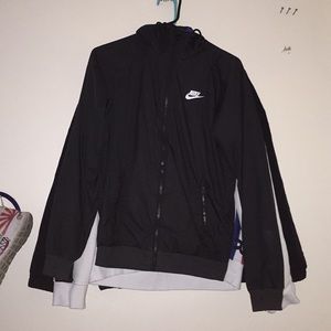 Nike windbreaker size: XS